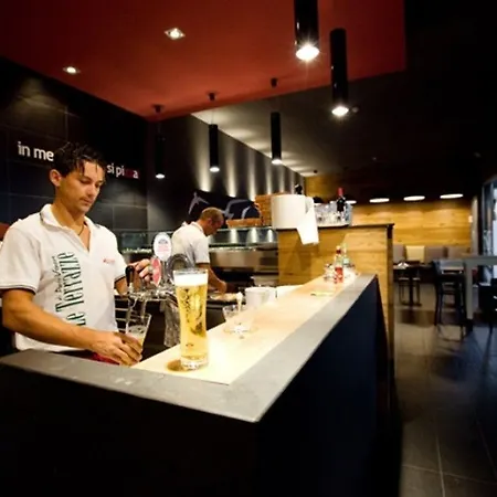 利特拉切住宅酒店
